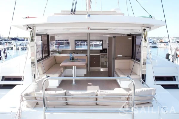 Bali 4.3 - Yacht Charter Sailica
