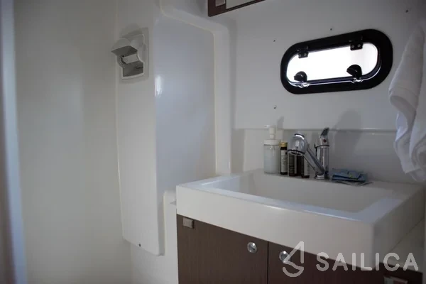Bali 4.3 - Yacht Charter Sailica