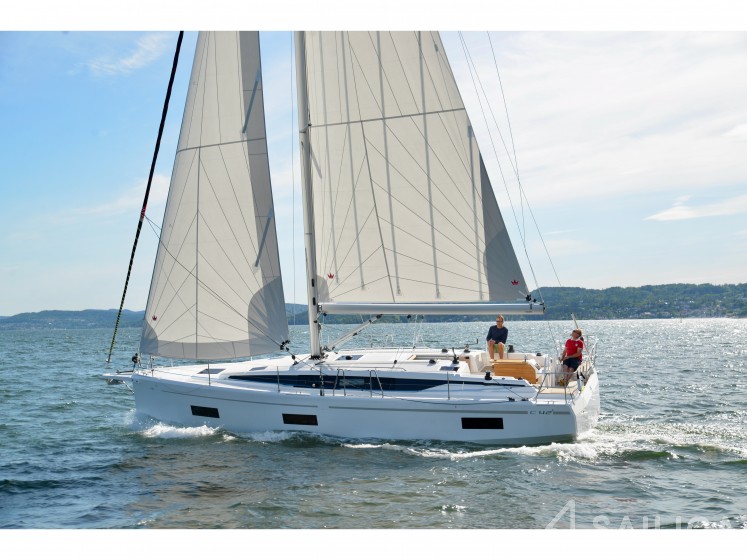 Bavaria C42 - Yacht Charter Sailica
