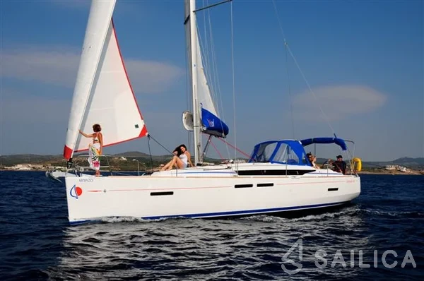 Oceanis 41.1 - Yacht Charter Sailica