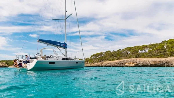 Oceanis 41.1 - Yacht Charter Sailica