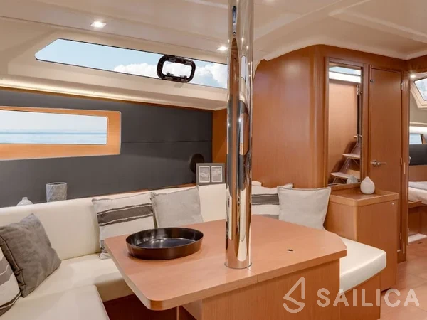 Oceanis 41.1 - Yacht Charter Sailica