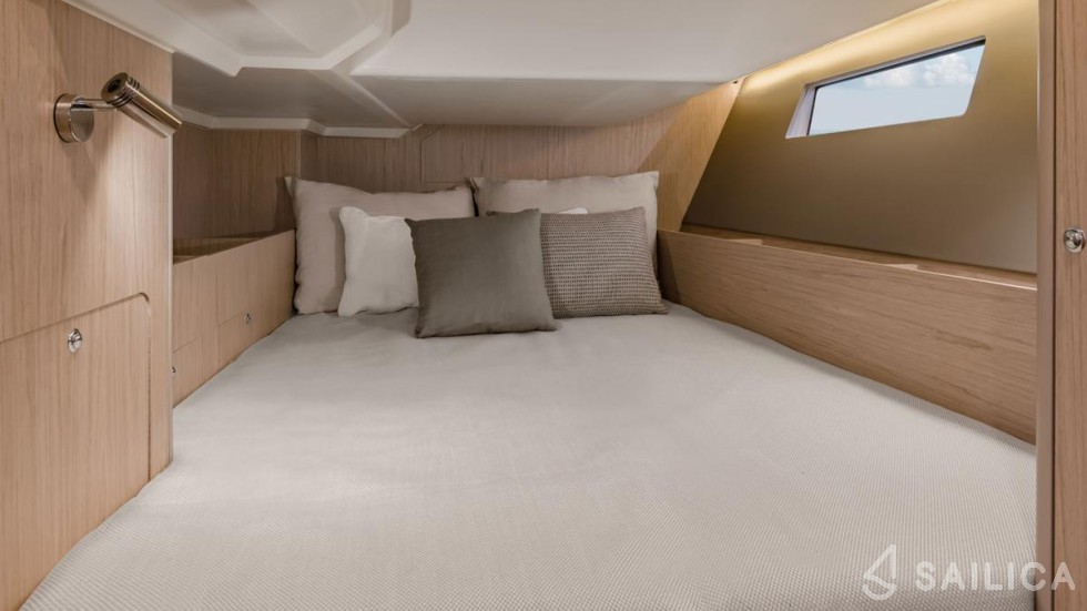 Oceanis 41.1 - Yacht Charter Sailica