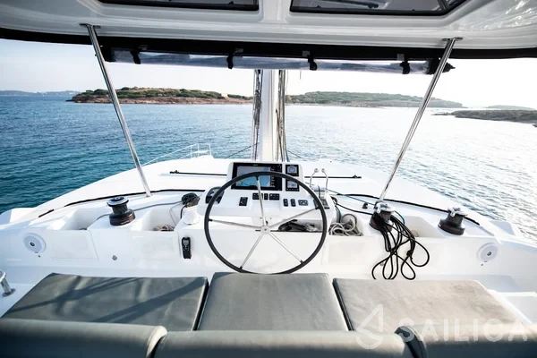 Lagoon 50 - Yacht Charter Sailica