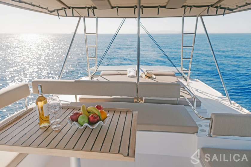 Bali 4.6 - Yacht Charter Sailica