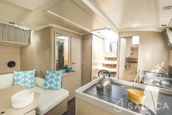 Oceanis 41.1 - Yacht Charter Sailica