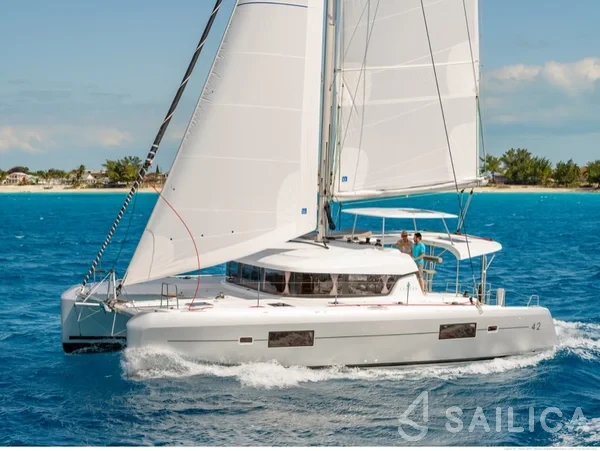 Lagoon 42 - Yacht Charter Sailica