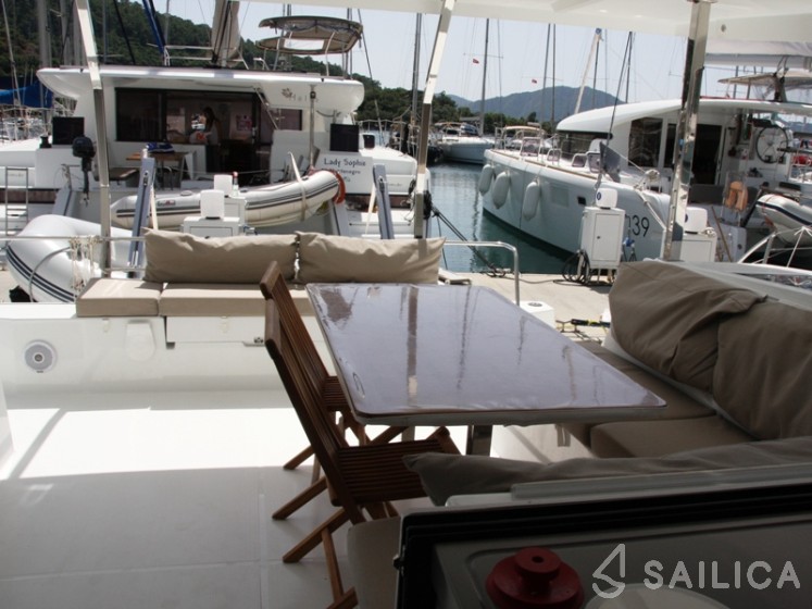 Lucia 40 - Yacht Charter Sailica