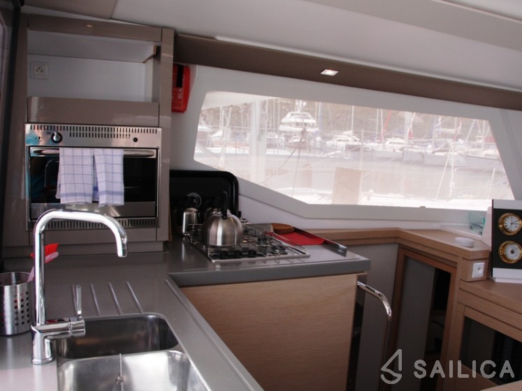 Lucia 40 - Yacht Charter Sailica