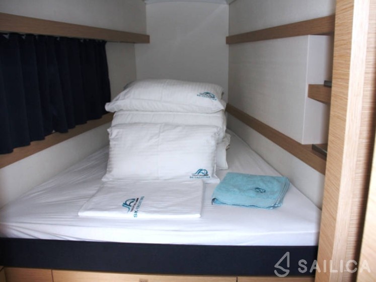 Lucia 40 - Yacht Charter Sailica