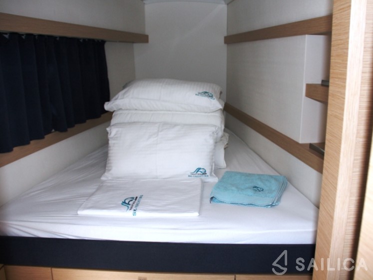 Lucia 40 - Yacht Charter Sailica