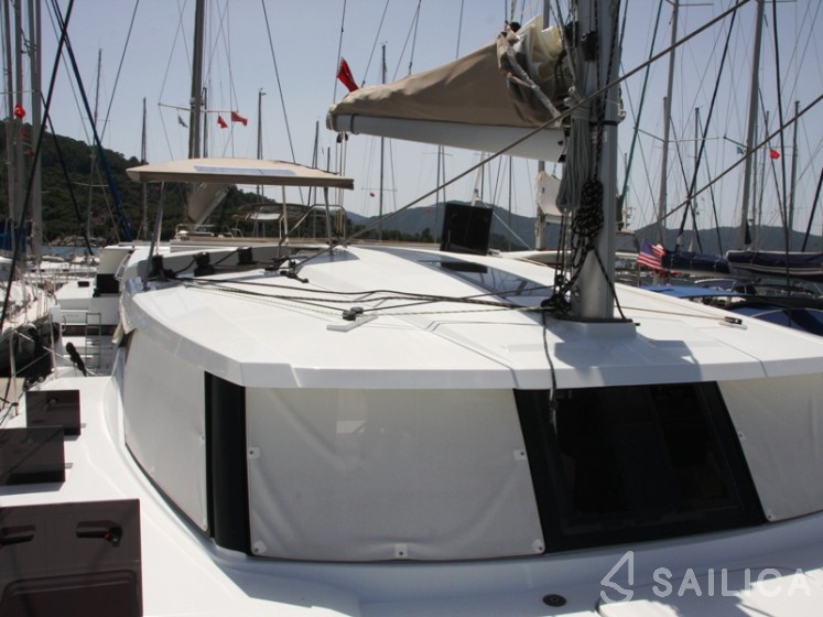 Lucia 40 - Yacht Charter Sailica
