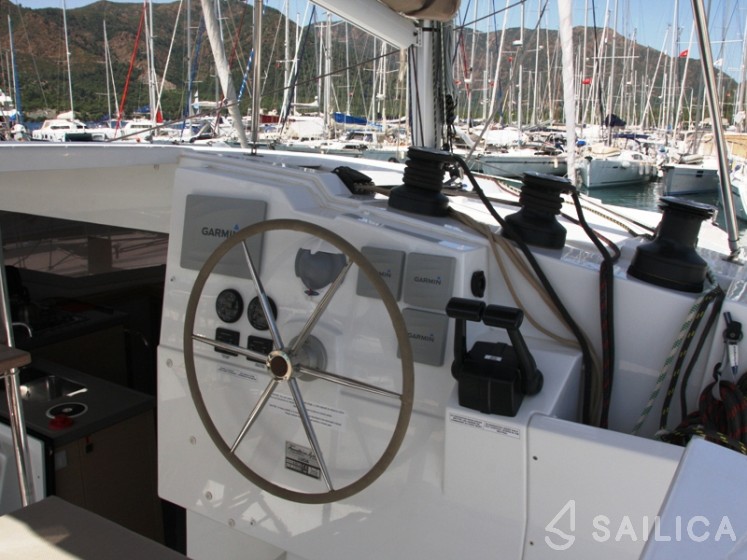 Lucia 40 - Yacht Charter Sailica