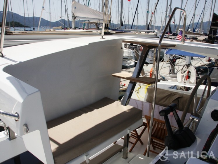Lucia 40 - Yacht Charter Sailica