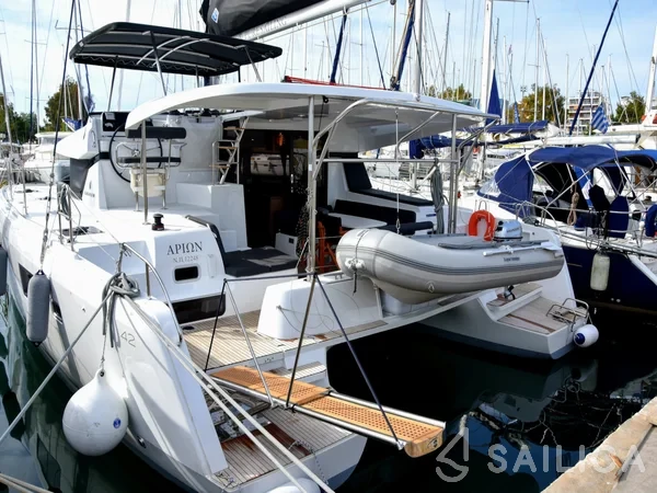 Lagoon 42 - Yacht Charter Sailica