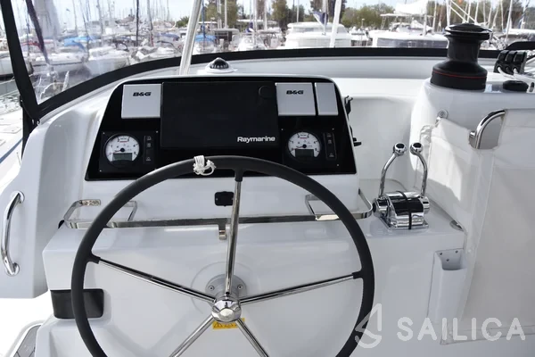 Lagoon 42 - Yacht Charter Sailica