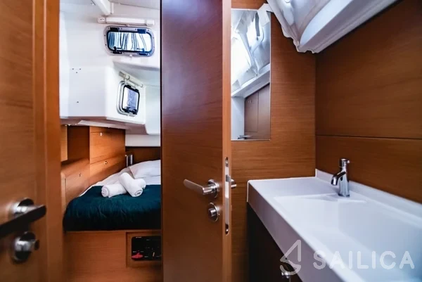 Sun Odyssey 519 - Yacht Charter Sailica