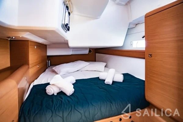 Sun Odyssey 519 - Yacht Charter Sailica