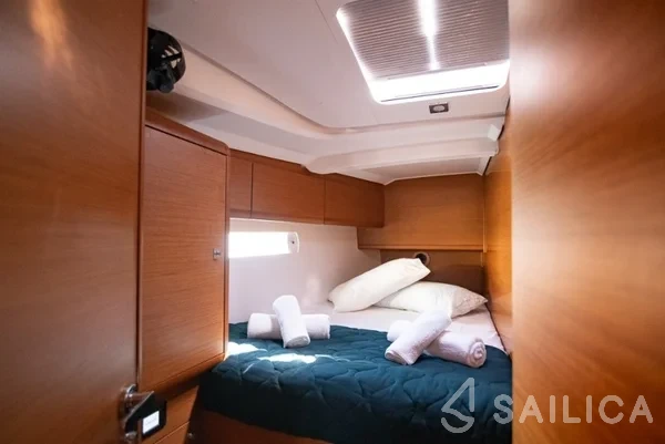 Sun Odyssey 519 - Yacht Charter Sailica