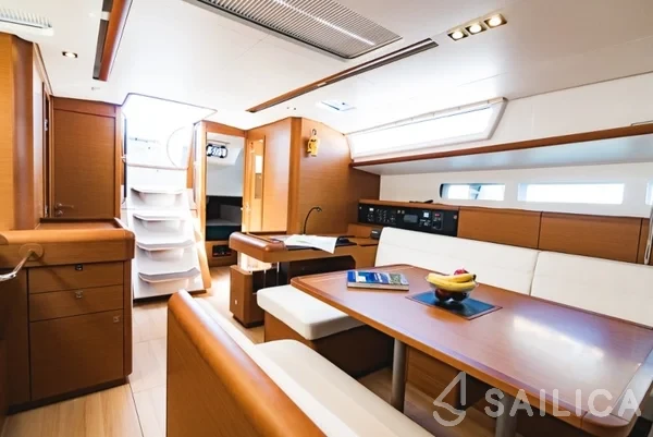 Sun Odyssey 519 - Yacht Charter Sailica