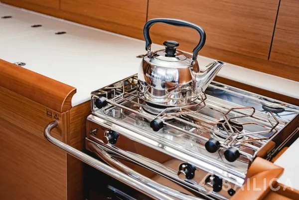 Sun Odyssey 519 - Yacht Charter Sailica