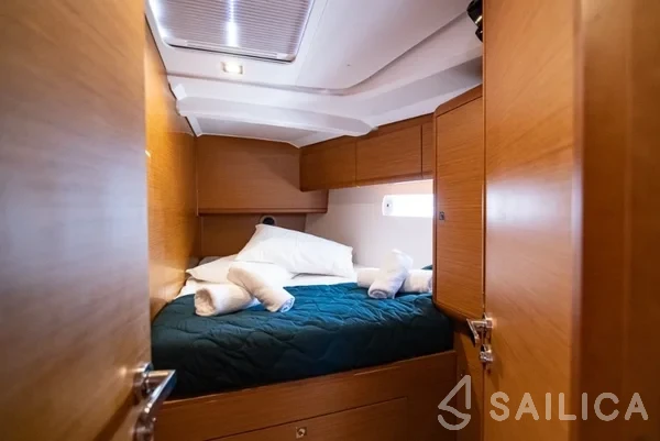 Sun Odyssey 519 - Yacht Charter Sailica