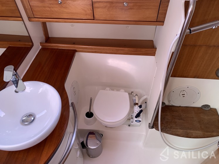 Bavaria 46 Cruiser - Yacht Charter Sailica