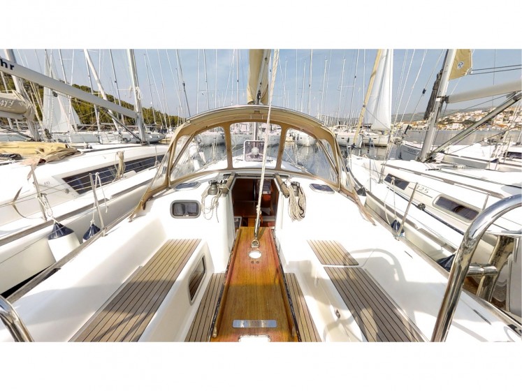 Dufour 335 Grand Large - Yacht Charter Sailica