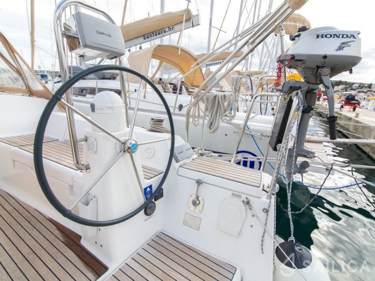 Dufour 335 Grand Large - Yacht Charter Sailica