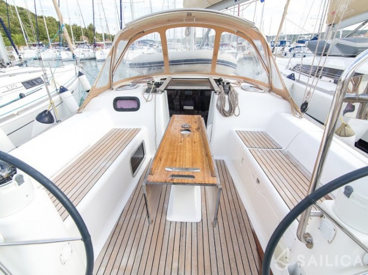 Dufour 335 Grand Large - Yacht Charter Sailica