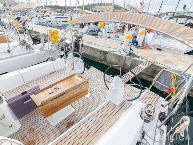 Dufour 335 Grand Large - Yacht Charter Sailica