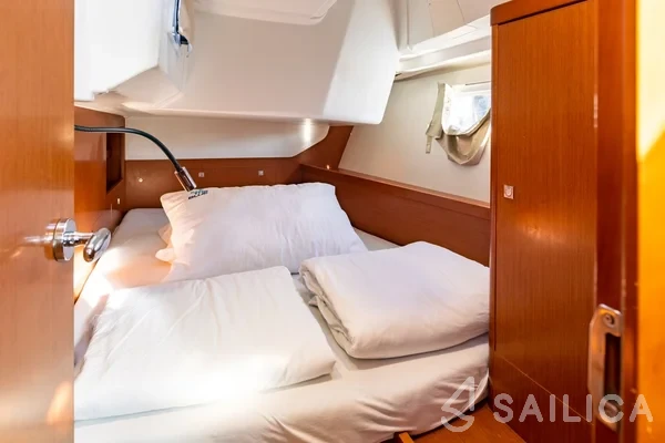 Oceanis 41.1 - Yacht Charter Sailica