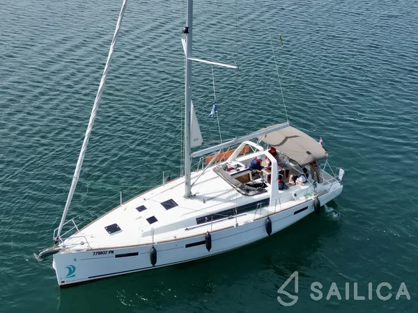 Oceanis 41.1 - Yacht Charter Sailica