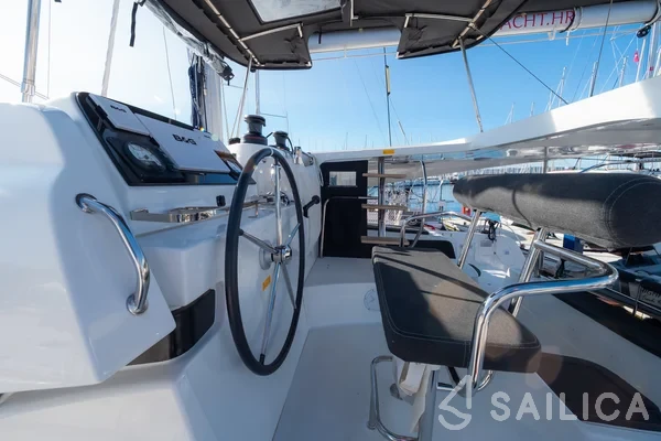Lagoon 42 - Yacht Charter Sailica