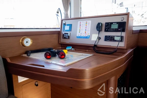 Lagoon 42 - Yacht Charter Sailica