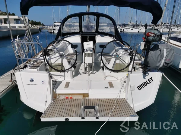 Sun Odyssey 349 - Yacht Charter Sailica