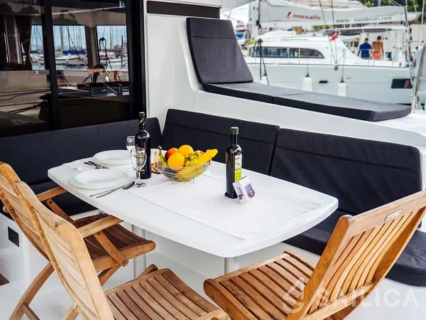 Lagoon 42 - Yacht Charter Sailica