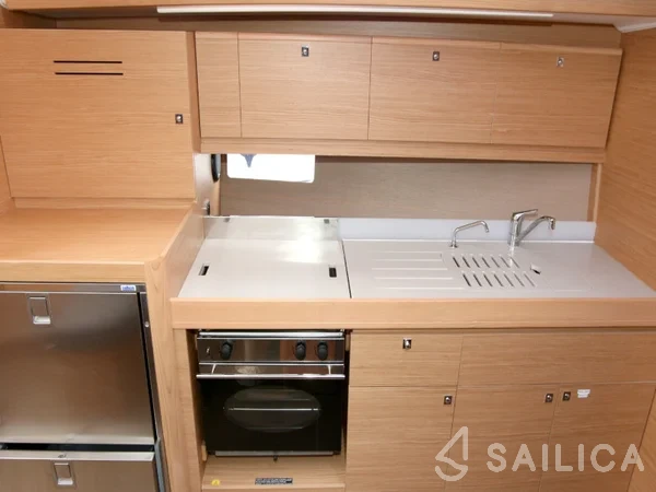 Dufour 382 GL - Yacht Charter Sailica