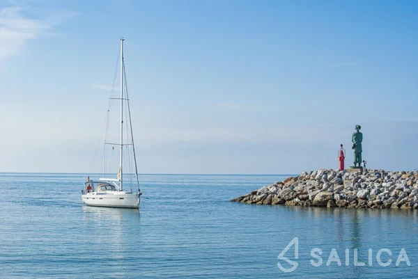 Bavaria 41 Cruiser - Yacht Charter Sailica