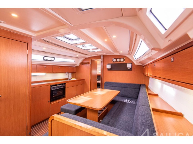 Bavaria 41 Cruiser - Yacht Charter Sailica