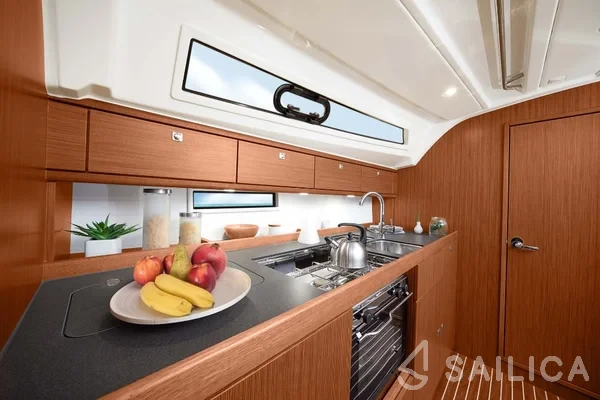 Bavaria 41 Cruiser - Yacht Charter Sailica