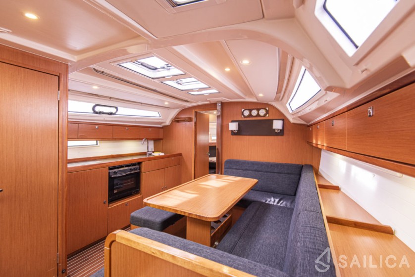 Bavaria 41 Cruiser - Yacht Charter Sailica