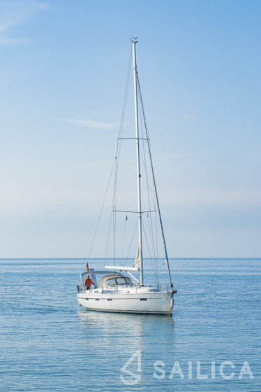 Bavaria 41 Cruiser - Yacht Charter Sailica