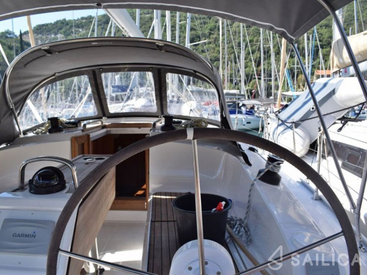Bavaria 37 Cruiser - Yacht Charter Sailica