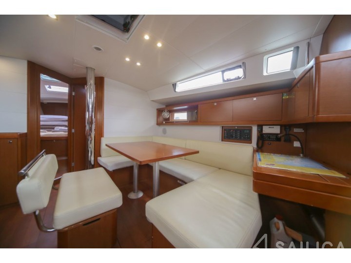 Oceanis 45 - Yacht Charter Sailica