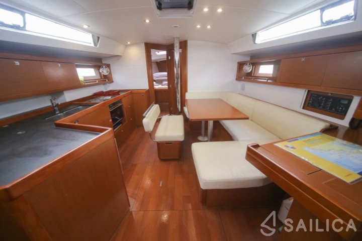 Oceanis 45 - Yacht Charter Sailica