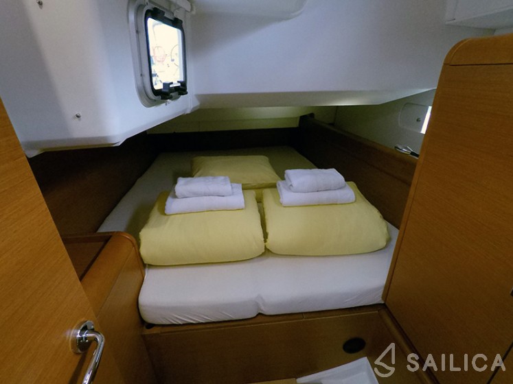 Sun Odyssey 449 - Yacht Charter Sailica