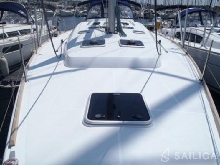 Oceanis 50 - Yacht Charter Sailica