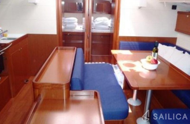 Oceanis 50 - Yacht Charter Sailica