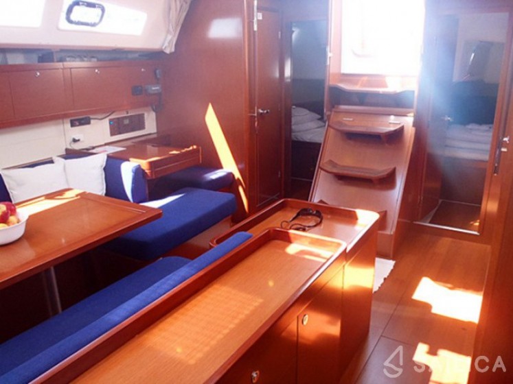 Oceanis 50 - Yacht Charter Sailica